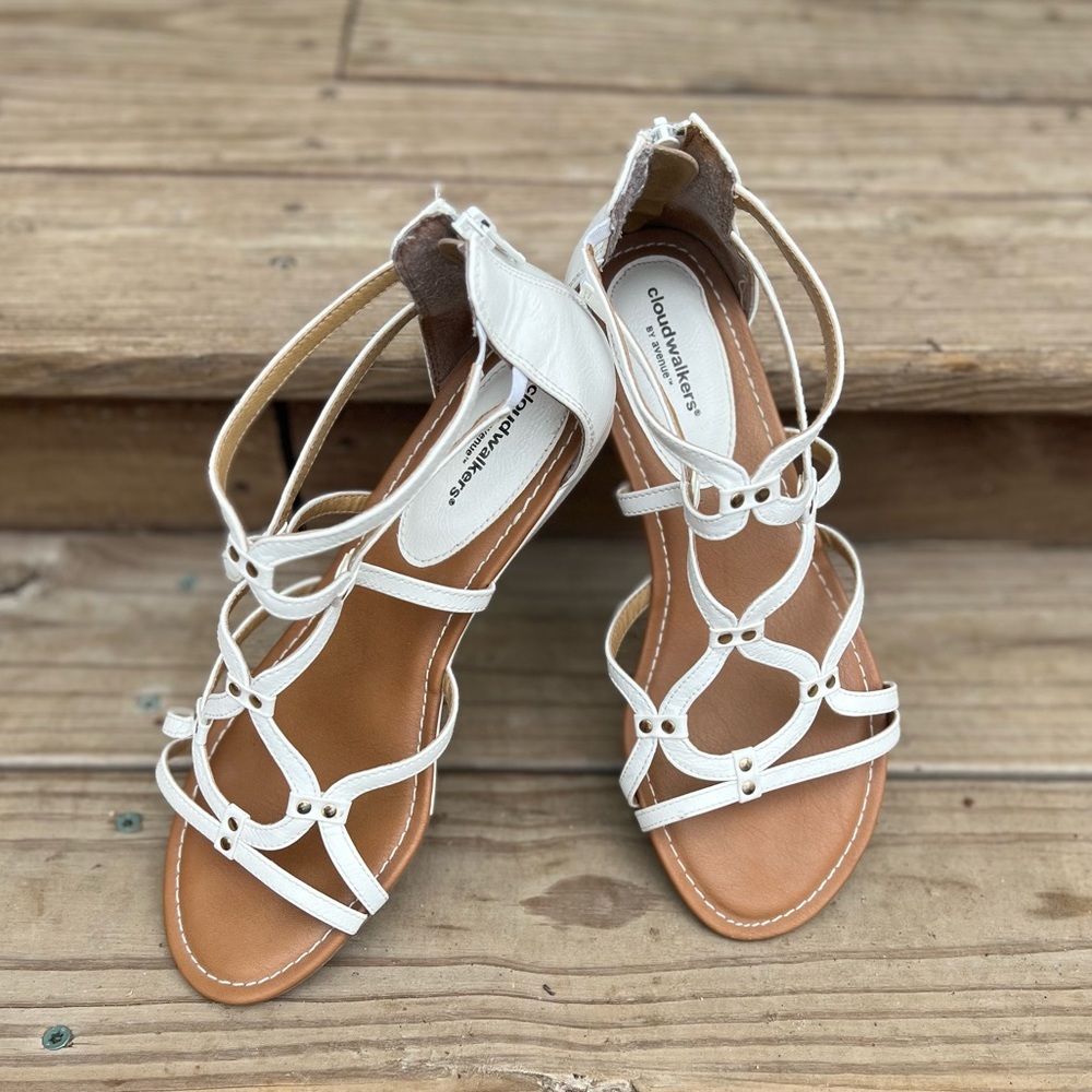 Cloud Walker White Sandals. 9W